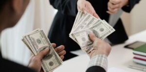 Tiền sẽ được cộng vào tài khoản 8XBET khi bạn trúng thưởng